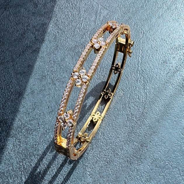 Alloy Gold Plated Clover Link Bangle