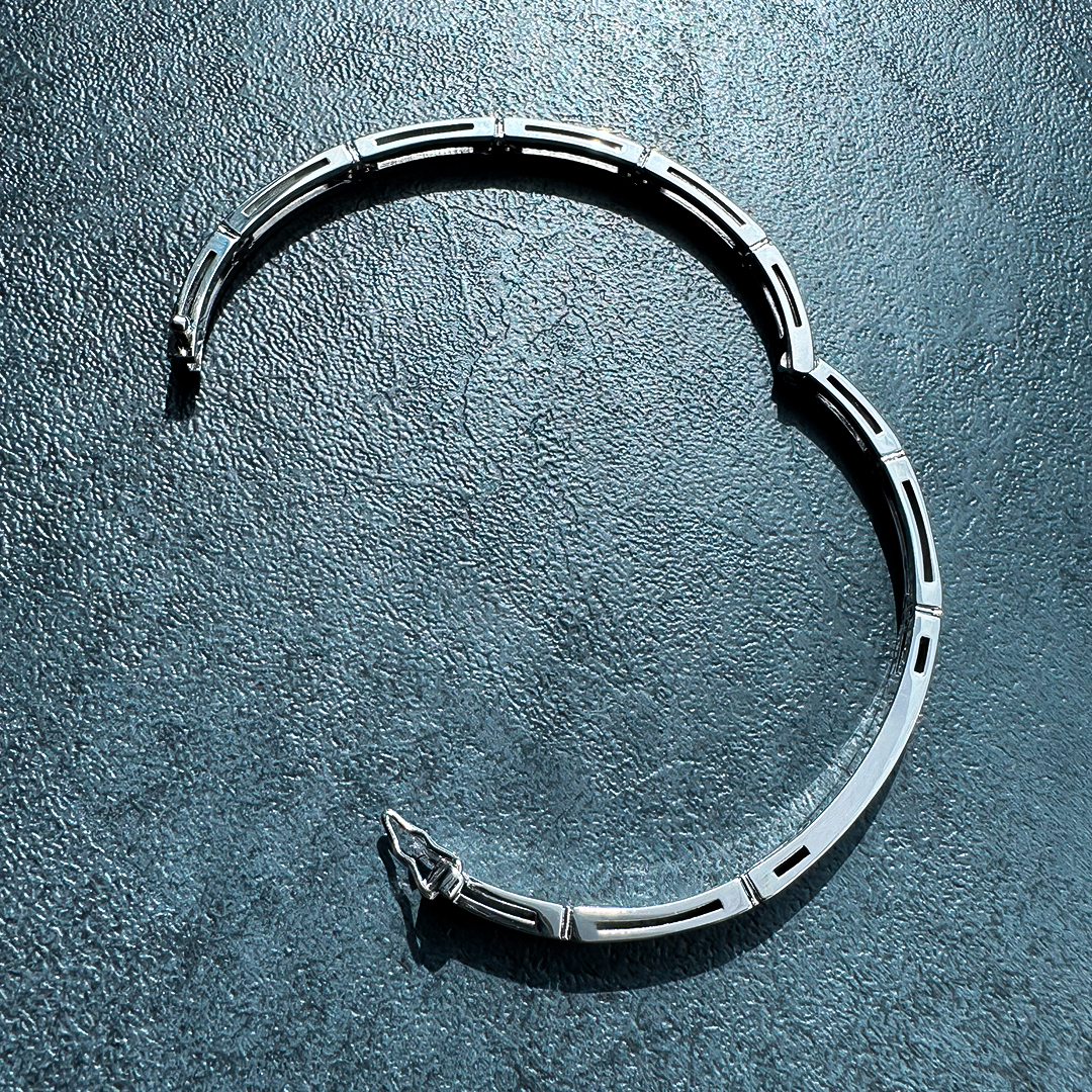 Alloy Gold Plated Clover Bangle - Image 2