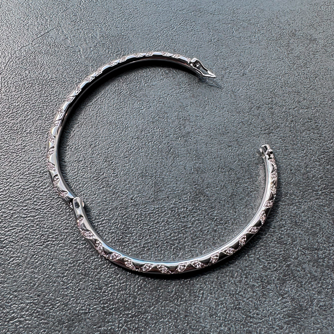 Alloy Gold Plated Twist Bangle - Image 3