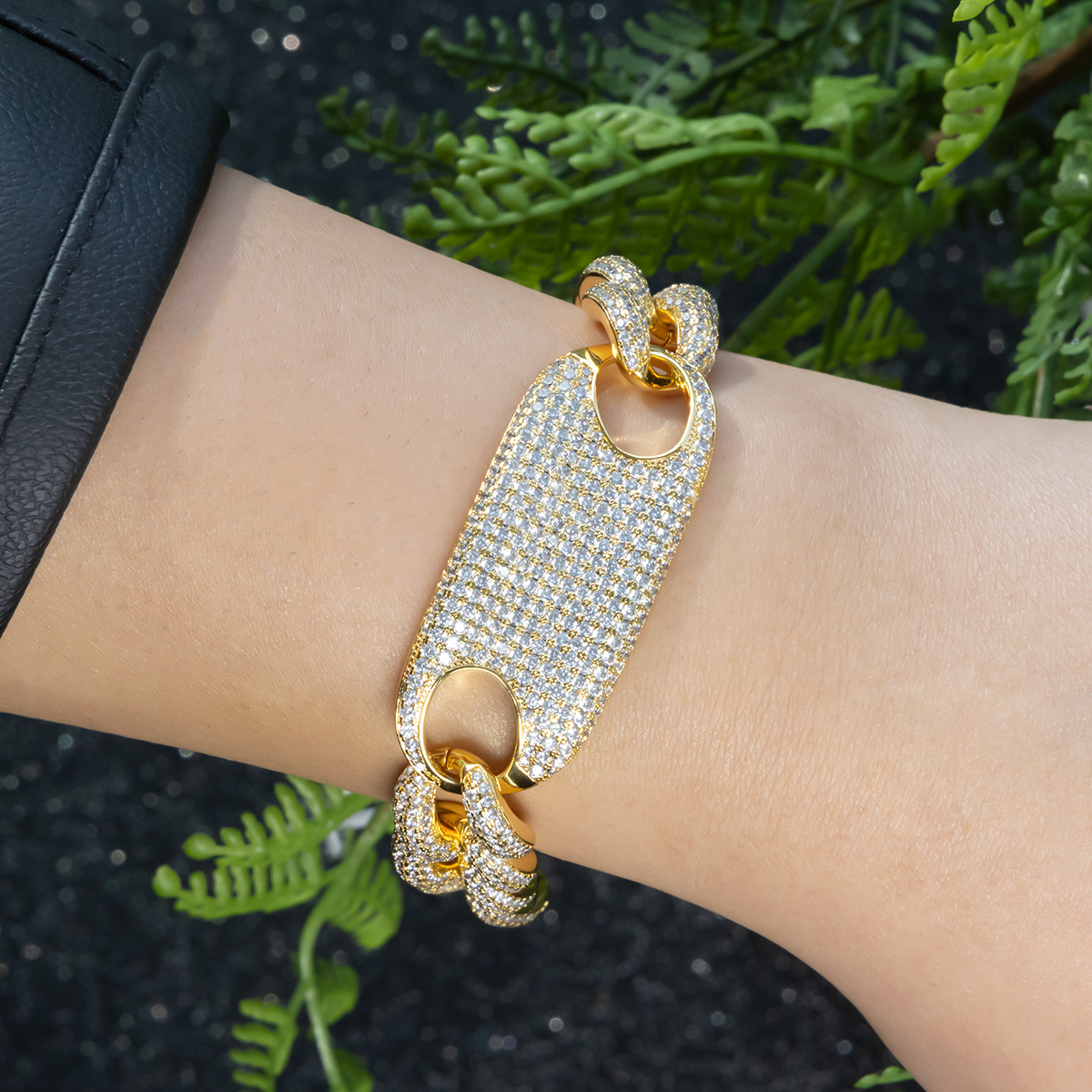 Alloy Gold Plated Link Bracelet - Image 3