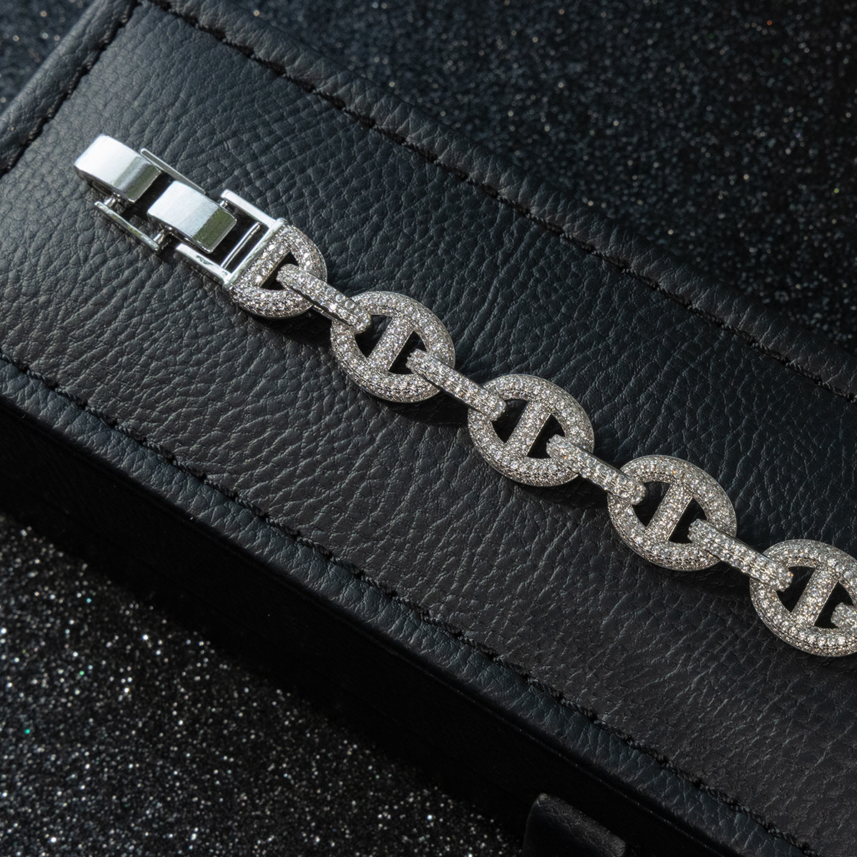 Alloy Gold Plated Geometric Link Bracelet - Image 4