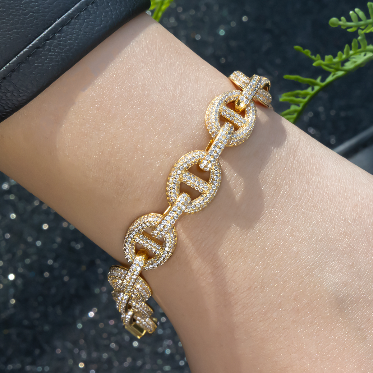 Alloy Gold Plated Geometric Link Bracelet - Image 3