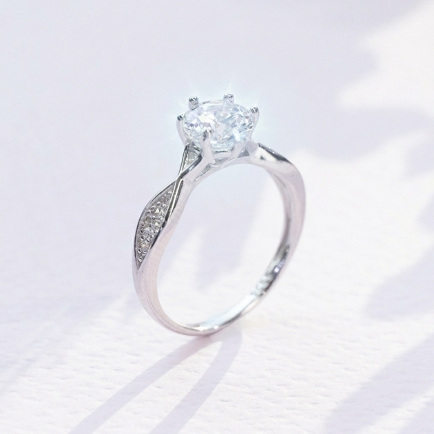 Diamondlite Round Leaf Accent Ring in 925 Silver