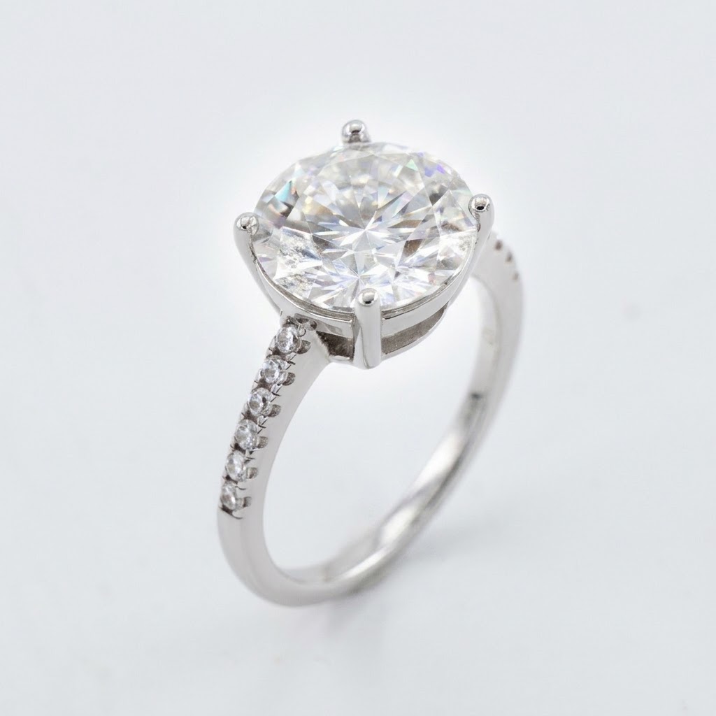 Lab Moissanite Round Solitaire Ring in 925 Silver